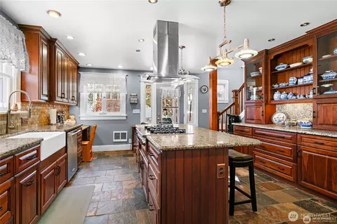 Kitchen - 612 E Birch St, Waterville, WA 98858 photo 2 of 11
