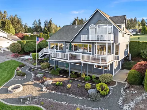 218 Bella Vista Dr, Fox Island, WA 98333