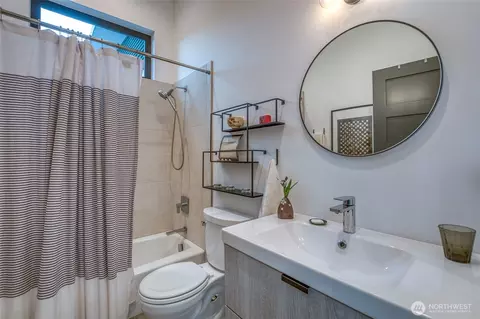 Bath - 183 Spruce St, Eastsound, WA 98245 photo 3 of 3