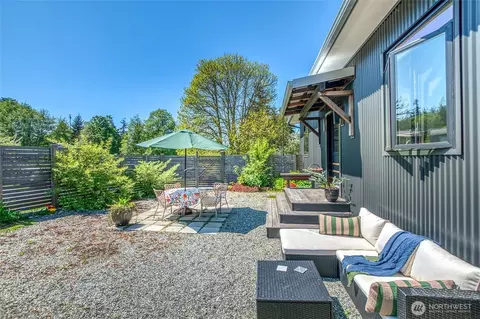 Exterior - 183 Spruce St, Eastsound, WA 98245 photo 2 of 11