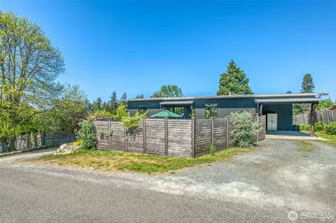 Exterior - 183 Spruce St, Eastsound, WA 98245 photo 5 of 11