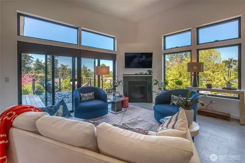 Living - 183 Spruce St, Eastsound, WA 98245 photo 1 of 5