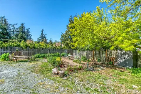 Exterior - 183 Spruce St, Eastsound, WA 98245 photo 8 of 11