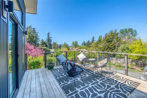 Exterior - 183 Spruce St, Eastsound, WA 98245 photo 3 of 11