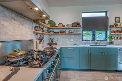 Kitchen - 183 Spruce St, Eastsound, WA 98245 photo 4 of 5
