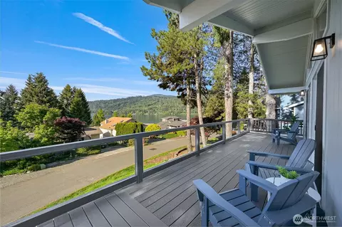 49 N Point Dr, Bellingham, WA 98229