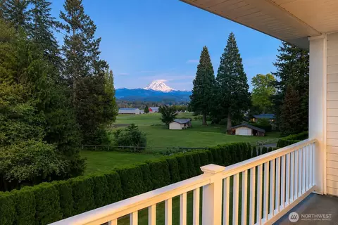 Exterior - 40109 278th Ave SE, Enumclaw, WA 98022 photo 4 of 6