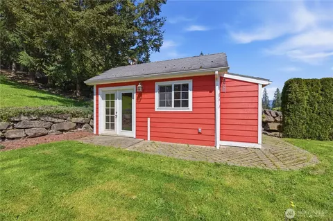 Exterior - 40109 278th Ave SE, Enumclaw, WA 98022 photo 5 of 6