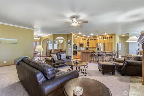 Living - 1972 Gemstone Dr, Walla Walla, WA 99362 photo 1 of 2