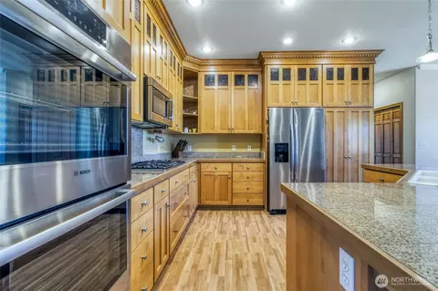 Kitchen - 1972 Gemstone Dr, Walla Walla, WA 99362 photo 3 of 6