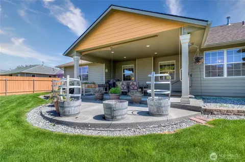 1972 Gemstone Dr, Walla Walla, WA 99362