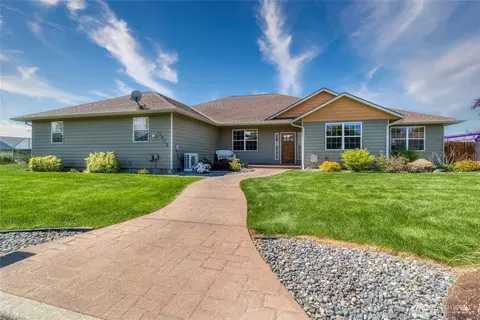 1972 Gemstone Dr, Walla Walla, WA 99362