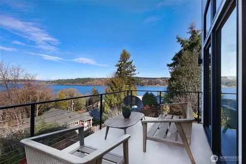 4224 NE 124th St, Seattle, WA 98125