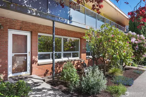 4710 Dayton Ave N #2, Seattle, WA 98103
