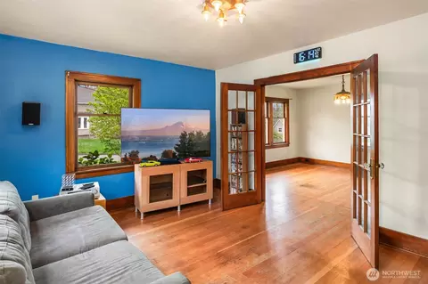 Living - 4501 S 4th Ave, Everett, WA 98203 photo 3 of 4