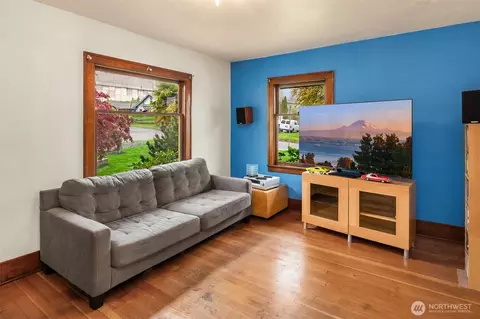 Living - 4501 S 4th Ave, Everett, WA 98203 photo 1 of 4