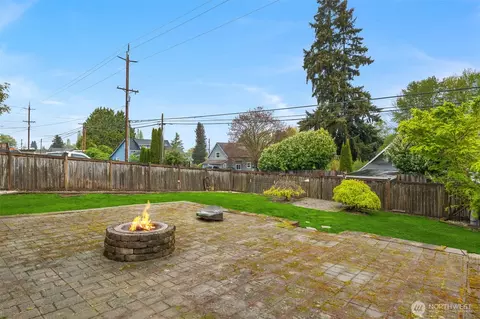 Exterior - 4501 S 4th Ave, Everett, WA 98203 photo 4 of 8