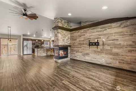 21 Ambrosia Ln, Malaga, WA 98828