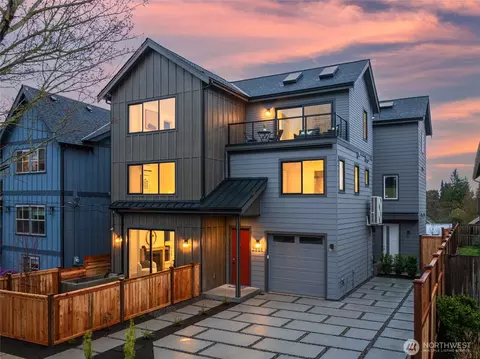 2851 NW 70th St, Seattle, WA 98117