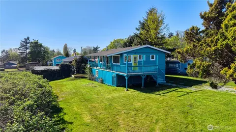 673 Kendor Dr, Point Roberts, WA 98281