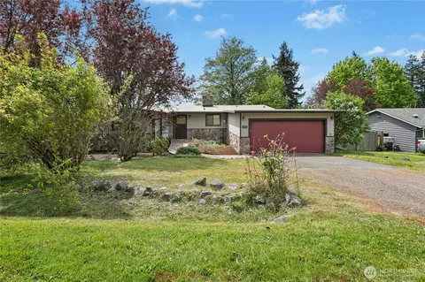 1236 Crescent Dr, Oak Harbor, WA 98277