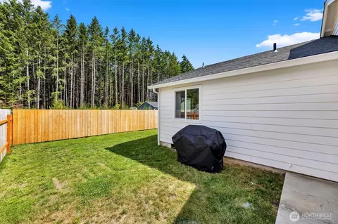 Exterior - 2003 Apple Rd, Winlock, WA 98596 photo 5 of 8