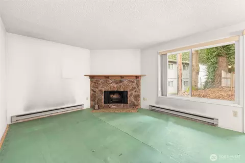 12528 NE 117th Pl #E1, Kirkland, WA 98034