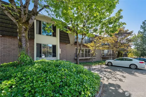 11006 NE 68th St #812, Kirkland, WA 98033