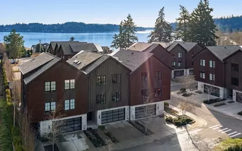 4566 Flying Goat Ave NE #C220, Bainbridge Island, WA 98110