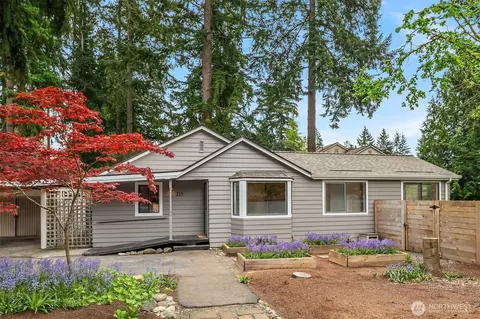 215 NW 130th St, Seattle, WA 98177