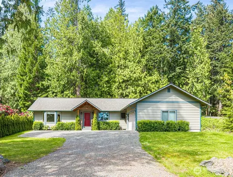 530 Montgomery Ln, Port Ludlow, WA 98365