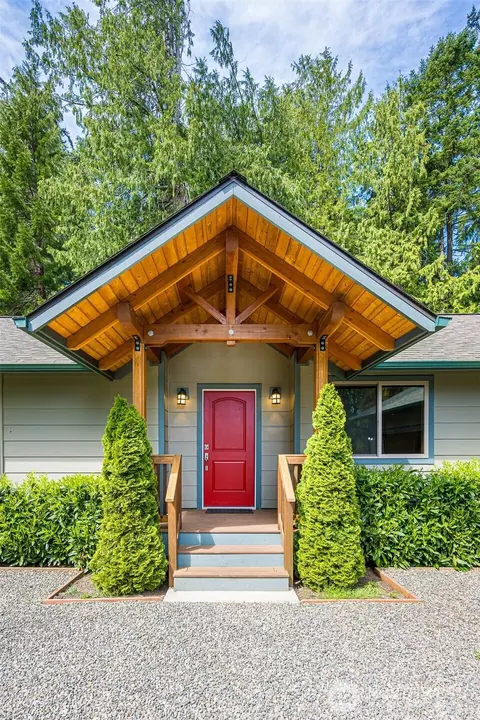 530 Montgomery Ln, Port Ludlow, WA 98365