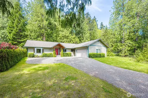 530 Montgomery Ln, Port Ludlow, WA 98365
