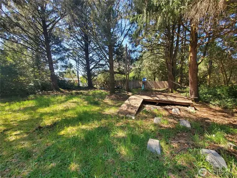 333 Mizzen St NW, Ocean Shores, WA 98569