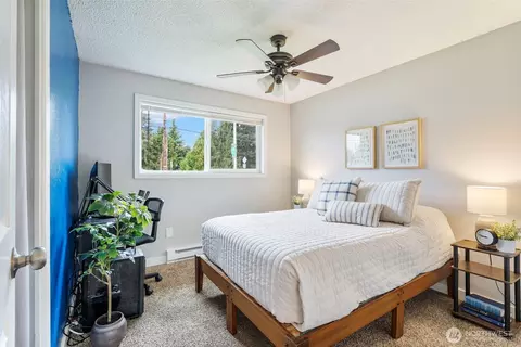 Bedroom - 720 32nd Ave, Longview, WA 98632 photo 5 of 7