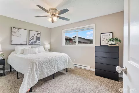 Bedroom - 720 32nd Ave, Longview, WA 98632 photo 1 of 7