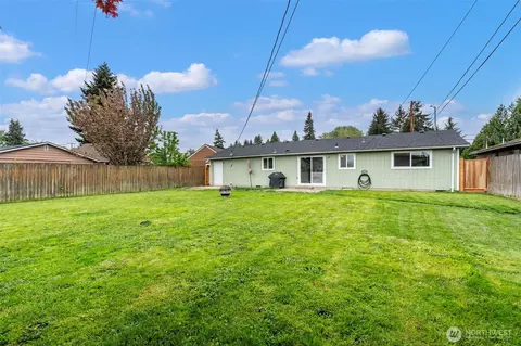Exterior - 720 32nd Ave, Longview, WA 98632 photo 4 of 4