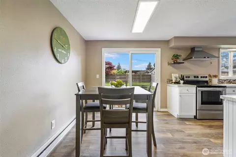 Dining - 720 32nd Ave, Longview, WA 98632 photo 1 of 1