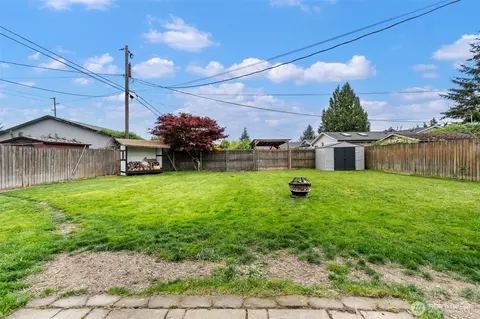 Exterior - 720 32nd Ave, Longview, WA 98632 photo 3 of 4