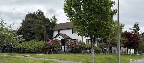 311 Cherry St, Blaine, WA 98230