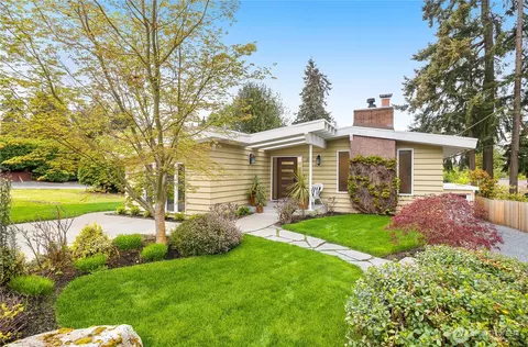 336 N 160th St, Shoreline, WA 98133