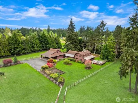 1916 Sawdust Hill Rd NE, Poulsbo, WA 98370