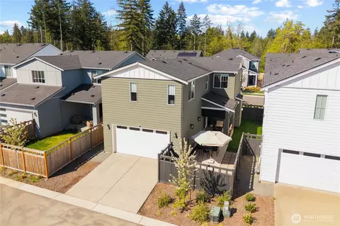 33136 Holly Ave SE, Black Diamond, WA 98010