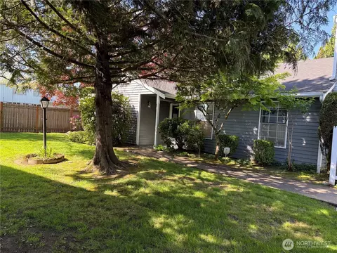 23960 58th Ct #D-1, Kent, WA 98032