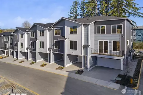 16823 Alder Way #J7, Lynnwood, WA 98037