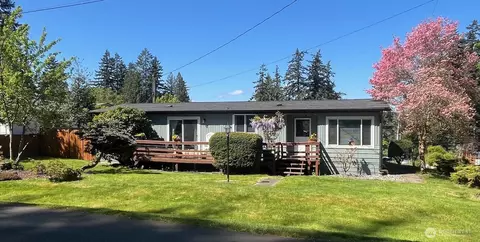 10029 Whitecap Dr NE, Olympia, WA 98502