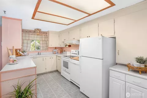 Kitchen - 213 Alder St, Everett, WA 98203 photo 1 of 2