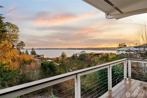 2222 Old Port Ct NW, Olympia, WA 98502