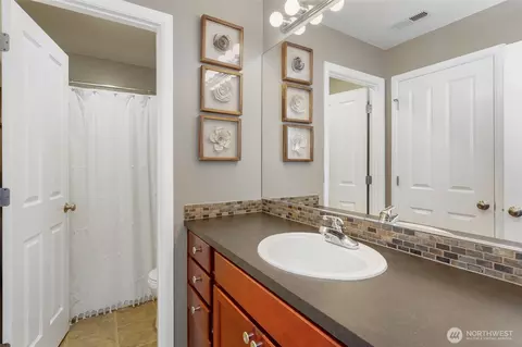 Bath - 2616 96th St SE, Everett, WA 98208 photo 4 of 5