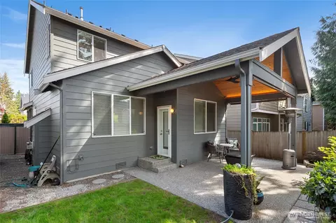 Exterior - 2616 96th St SE, Everett, WA 98208 photo 4 of 6